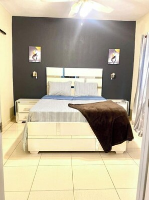 2 bedrooms, iron/ironing board, free WiFi