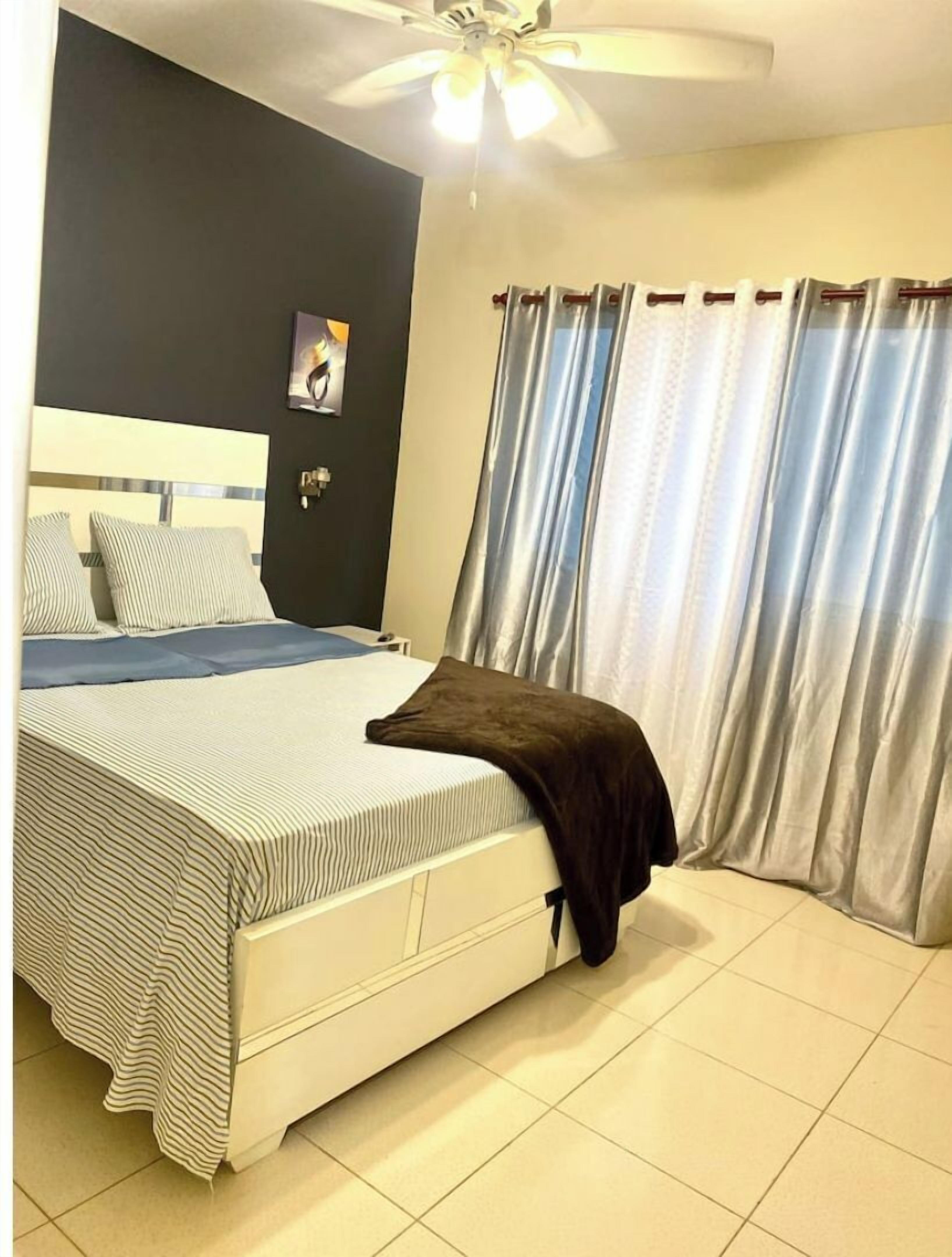 2 chambres, fer et planche à repasser, Wi-Fi gratuit