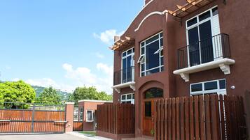 Fachada de la propiedad