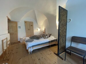 2 Schlafzimmer, Bügeleisen/Bügelbrett, WLAN