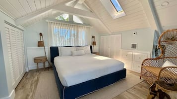 2 bedrooms, iron/ironing board, travel cot, WiFi