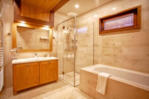 Superior Villa | Bathroom - Pirin Golf Superior Villa by SSVR (Razlog)