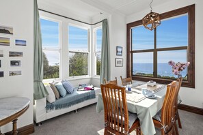 Taulutelevisio, takka, Netflix, suoratoistopalvelut