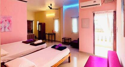 Luxurious private room with a lakeview.