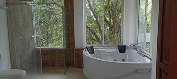 精品双人房 | 浴室 | 毛巾