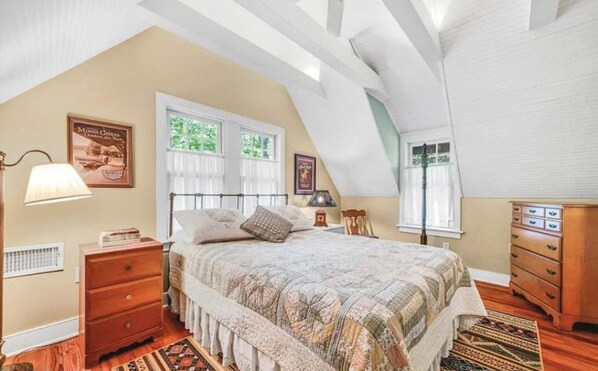 3 habitaciones, escritorio, wifi gratis y ropa de cama 
