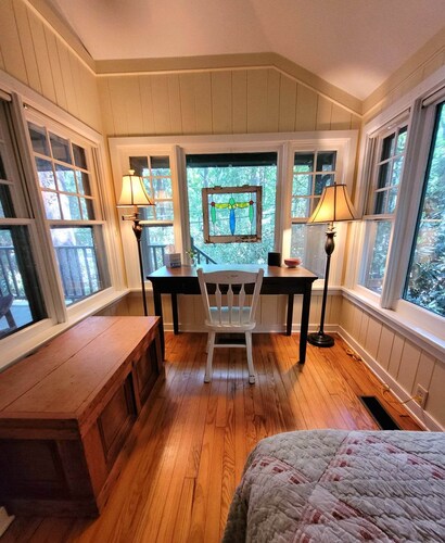 ​The Happy Cottage! Mt. Gretna trails + AC
