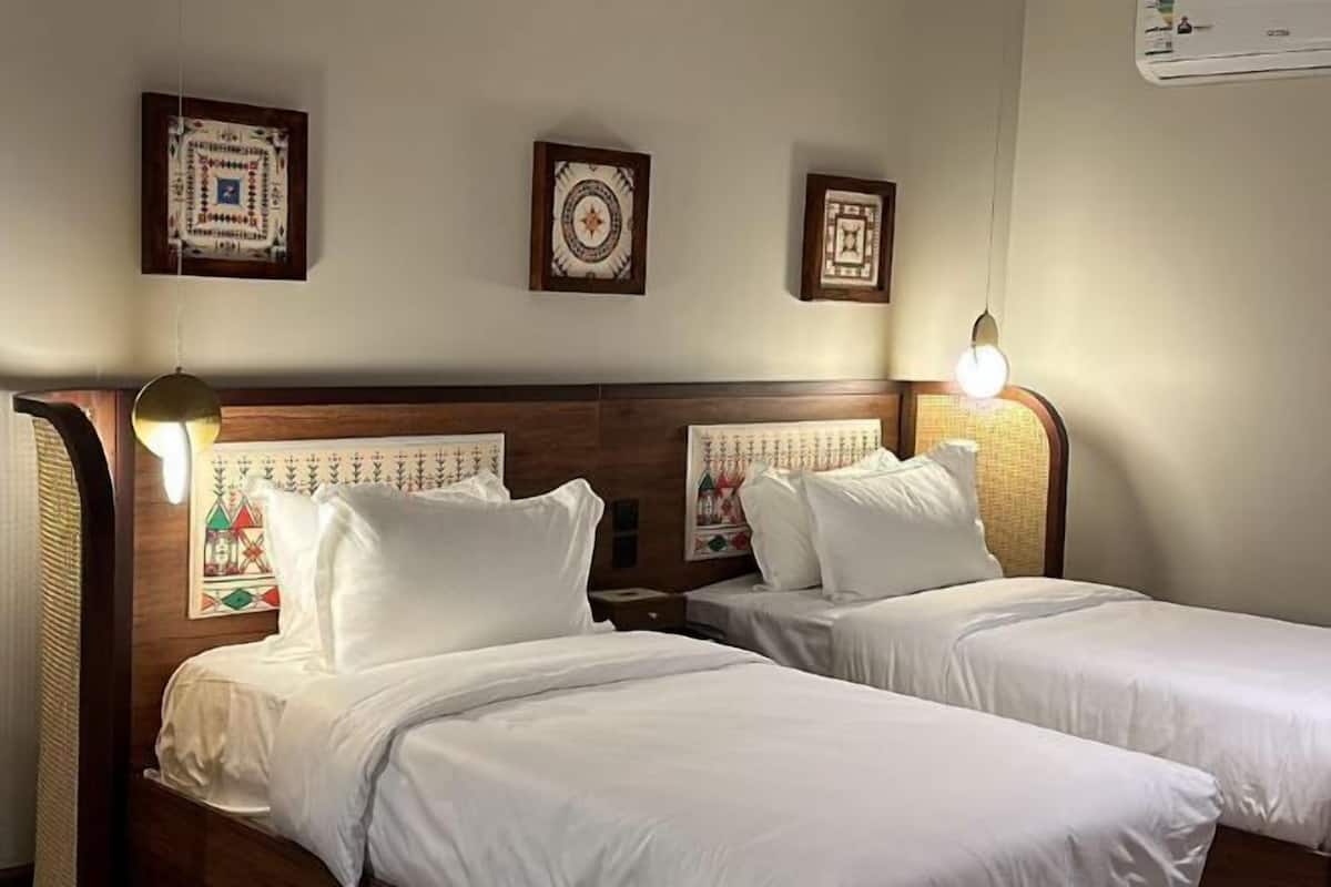 In-room safe, blackout drapes, WiFi (free)