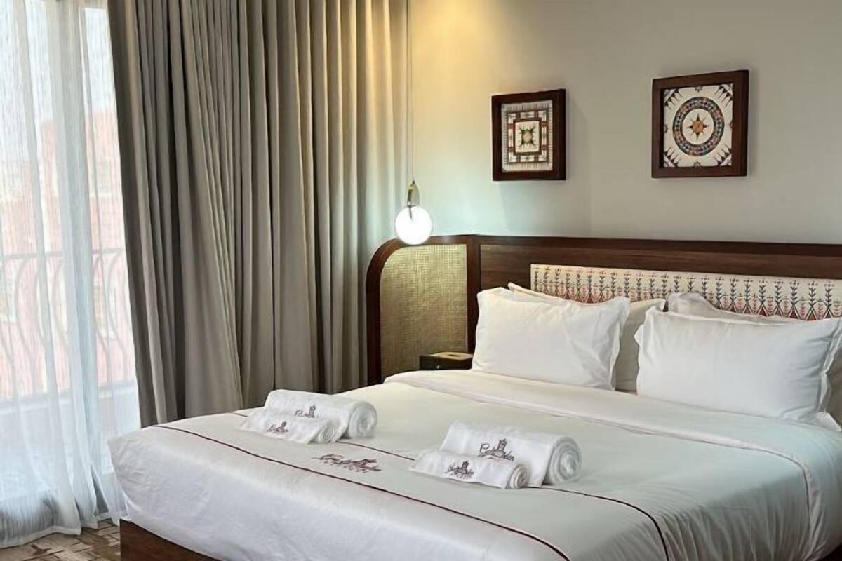 In-room safe, blackout drapes, WiFi (free)