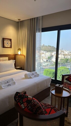 Golden Balcony Hotel