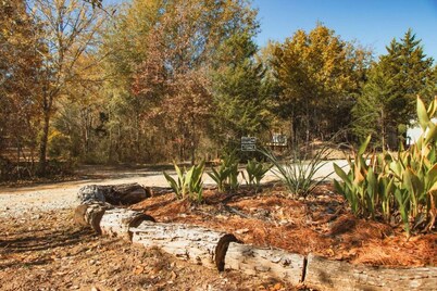 Casita 1 · Great getaway in nature near lakes & shopping. C1