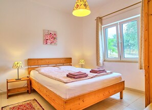 2 camere, culla da viaggio, Wi-Fi gratuito, lenzuola