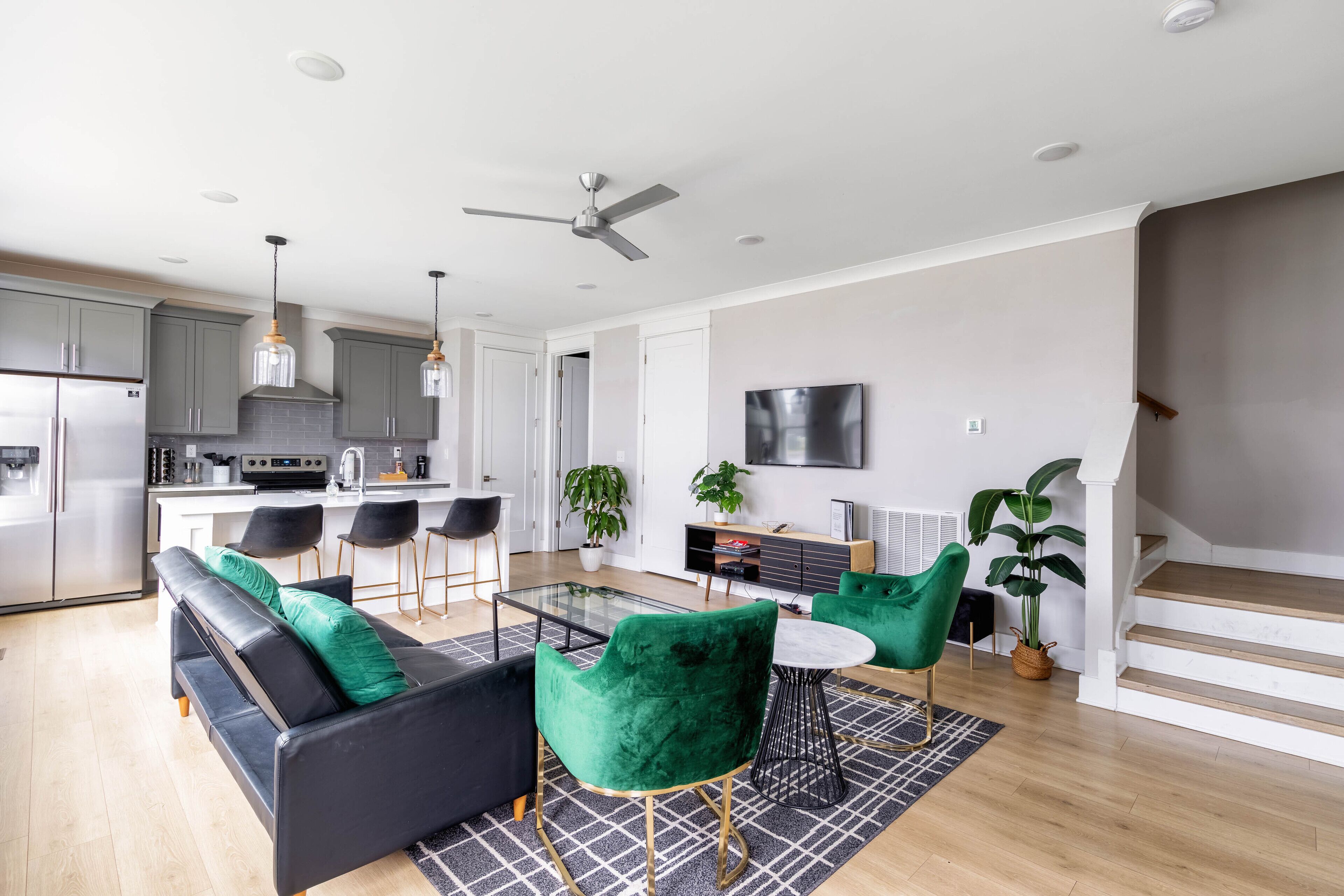 SLEEK Townhome | Rooftop LOUNGE! 10 min -> DT!