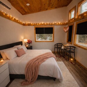1 bedroom, desk, iron/ironing board, WiFi