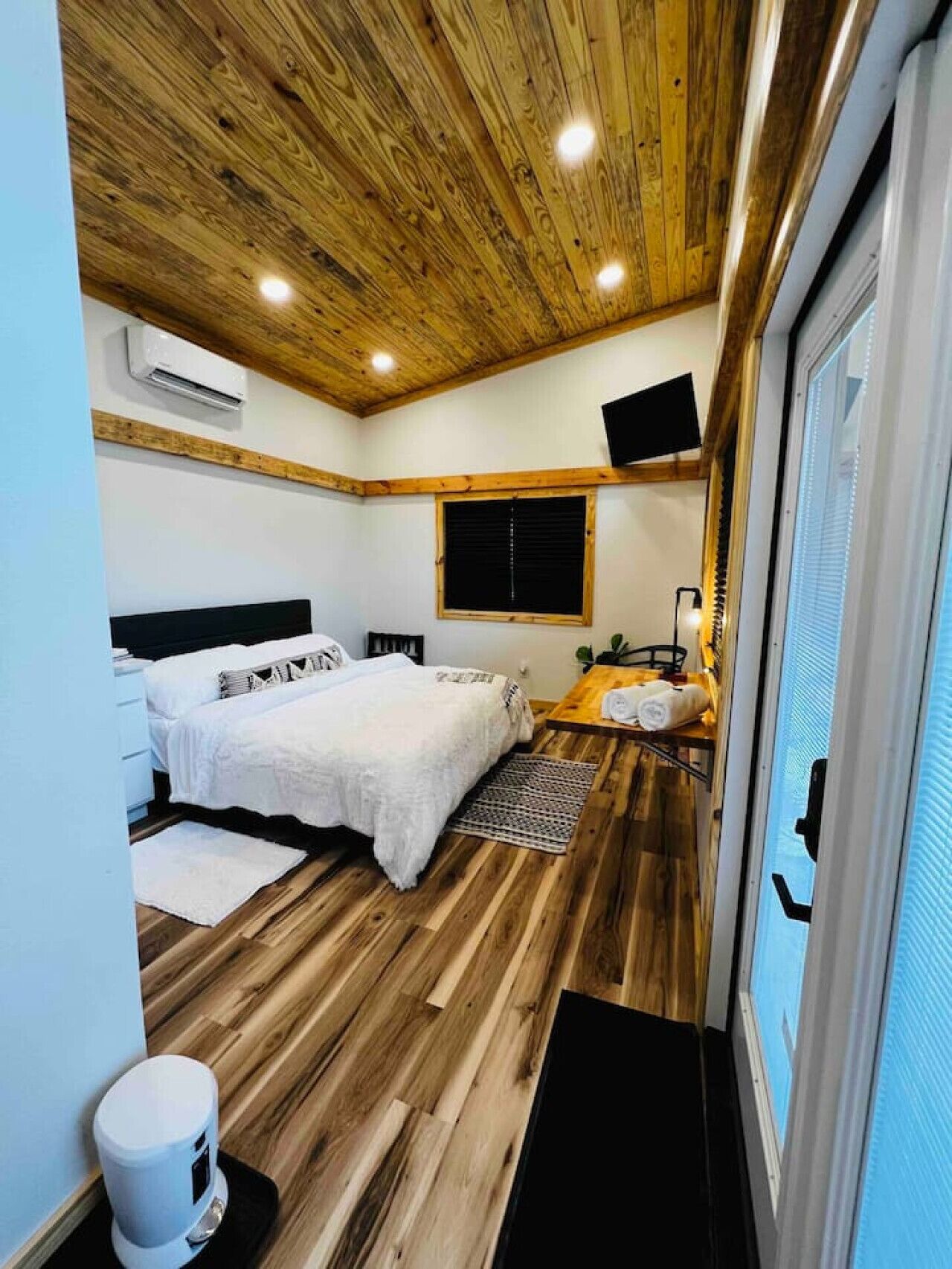 1 chambre, bureau, fer et planche à repasser, Wi-Fi