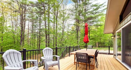 Cozy, Pet-Friendly Escape Near Lake & Mountains