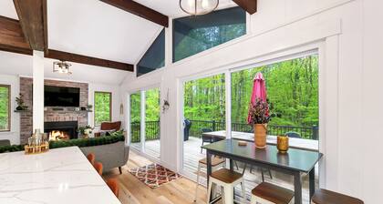 Cozy, Pet-Friendly Escape Near Lake & Mountains