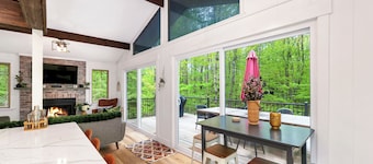 Cozy, Pet-Friendly Escape Near Lake & Mountains
