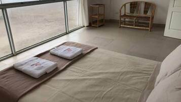 10 bedrooms, desk, iron/ironing board, bed sheets
