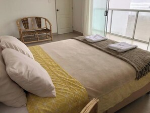 10 bedrooms, desk, iron/ironing board, bed sheets