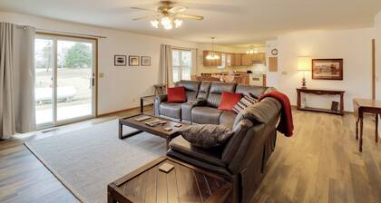 Henderson Home w/ Patio: 1 Mi to Norfork Lake