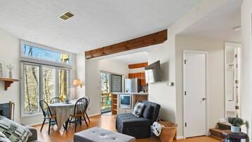 TV connectée, cheminée