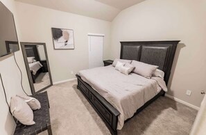 4 bedrooms, iron/ironing board, WiFi