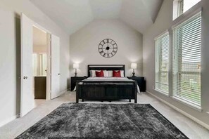 4 Schlafzimmer, Bügeleisen/Bügelbrett, WLAN