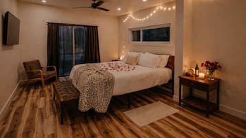 2 bedrooms, desk, iron/ironing board, WiFi