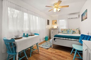 2 bedrooms, desk, free WiFi, bed sheets