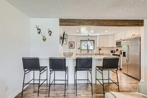 Fridge, microwave, oven, stovetop - Cozy Denver Retreat - 15min to DT - Fire Pit (Arvada)