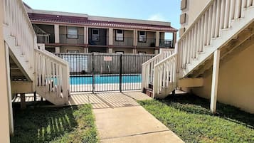 Condo, 2 Bedrooms | Exterior