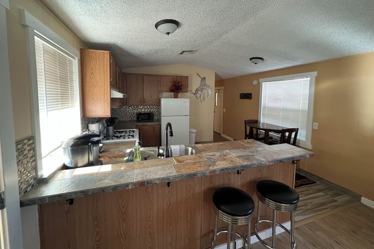 Comfort Mobile Home | 2 bedrooms, Egyptian cotton sheets, premium bedding