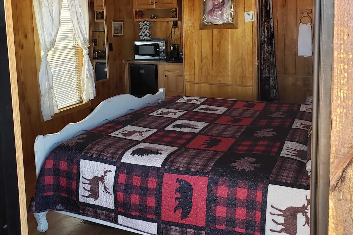 Comfort Cabin | 2 bedrooms, Egyptian cotton sheets, premium bedding