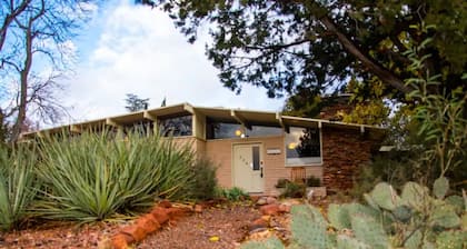 Welcome to The Gem-Best Location in Uptown Sedona