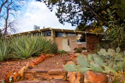 Welcome to The Gem-Best Location in Uptown Sedona