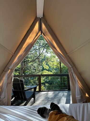 G-1 Glamp in Bohamia - 268 acre forest retreat