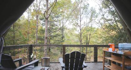 G-1 Glamp in Bohamia - 268 acre forest retreat