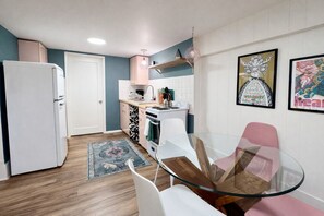 Dining - Stylish Fremont Suite | Walkable & Pet-Friendly (Seattle)