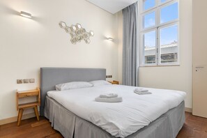 2 slaapkamers, een strijkplank/strijkijzer, reisbedje, gratis wifi