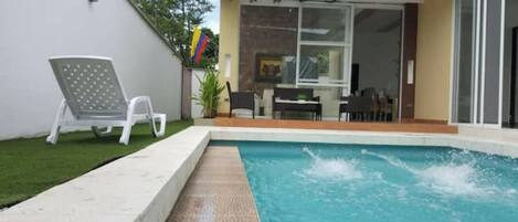 Piscina a l'aire lliure