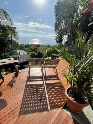 Quarto solteiro, vista para o jardim | Área de estar | Dock para iPod, dock para MP3