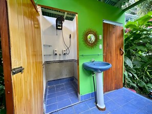 Soap, shampoo, toilet paper - The Chorotega Arte y Sol Hotel (Cóbano)