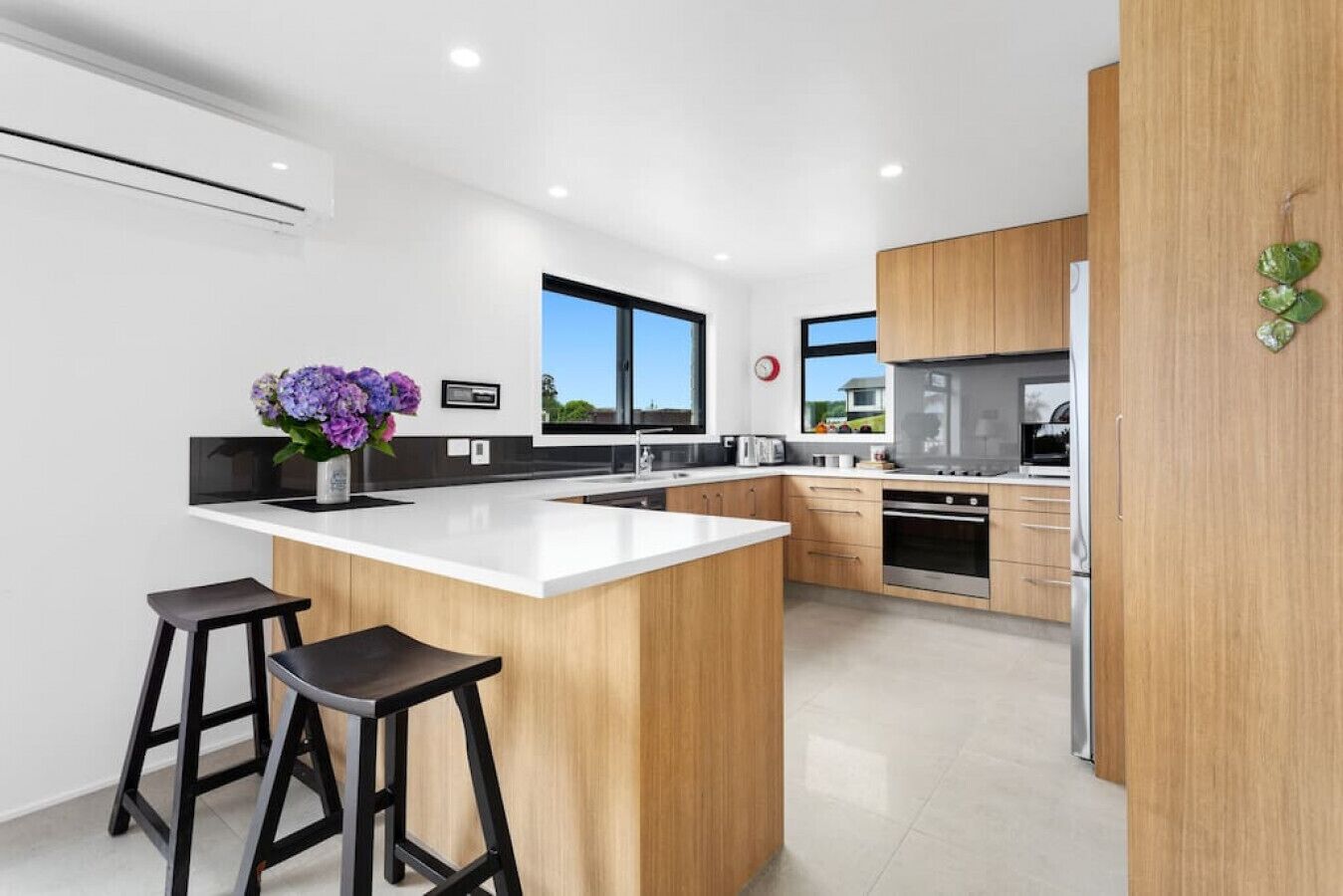 冷蔵庫、電子レンジ、コンロ、食器洗い機