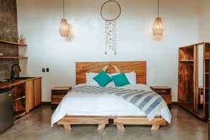 Habitación Deluxe doble | Minibar, caja fuerte, escritorio y espacio para trabajar con un portátil