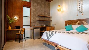 Deluxe Double Room | Minibar, in-room safe, desk, laptop workspace