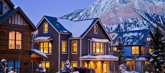 Walking distance to downtown - 3 bedroom/2.5 bath