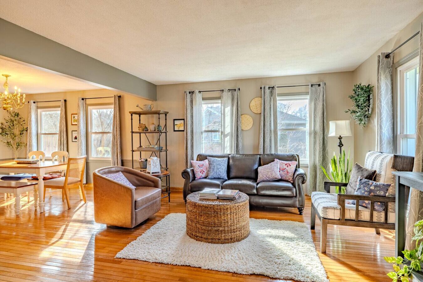 Smart TV, fireplace, table football, ping pong