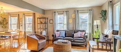 Smart-TV, Kamin, Tischfußball, Tischtennisplatte