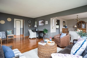 Smart TV, fireplace, table football, ping pong